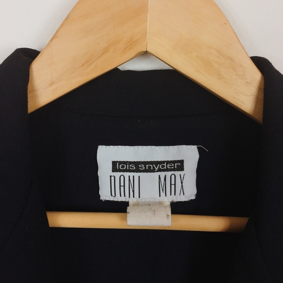 Vintage Blazer Gold Buttons Flattering Fit - Picture 6 of 6